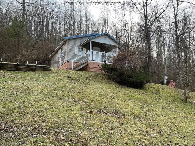 58 Lonesome Cedar Lane, Hurricane, WV 25526