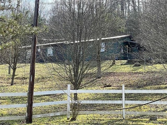 58 Lonesome Cedar Lane, Hurricane, WV 25526