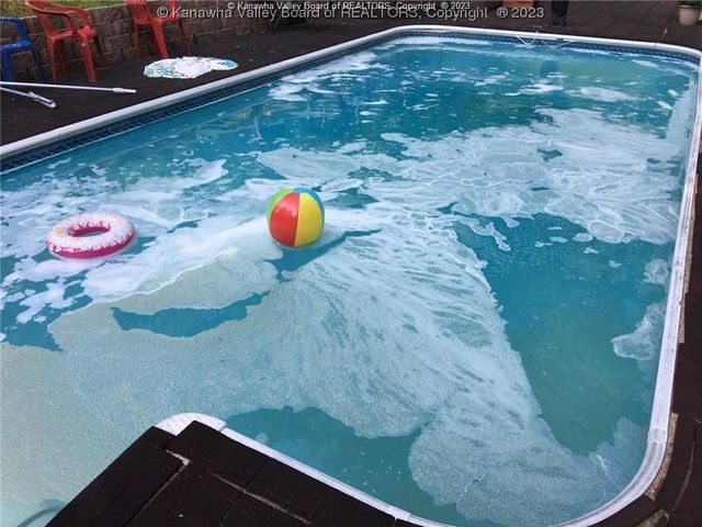 58 Lonesome Cedar Lane, Hurricane, WV 25526