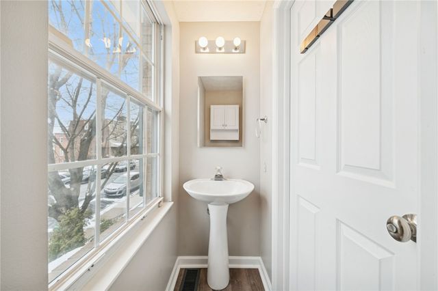 3242 Ward Street, Oakland, PA 15213