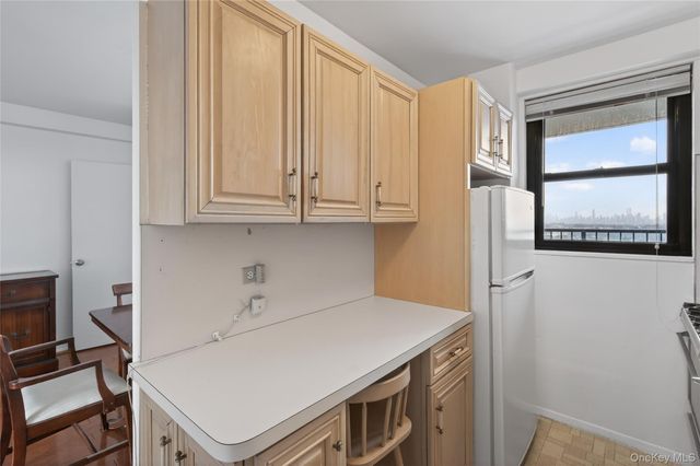 90-50 Union Turnpike 15H, Glendale, NY 11385