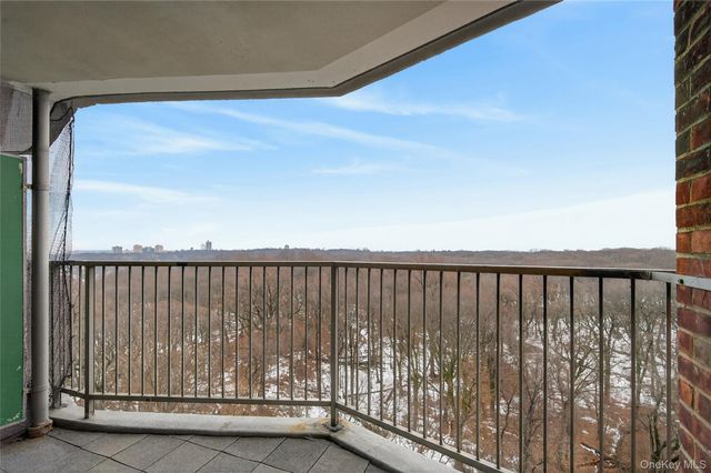 90-50 Union Turnpike 15H, Glendale, NY 11385