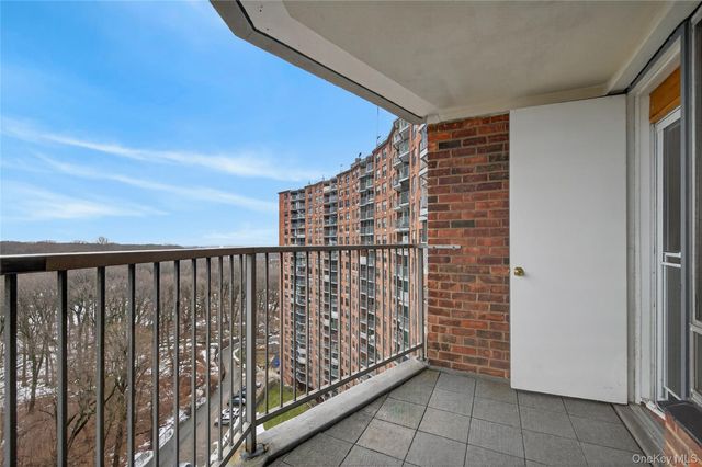 90-50 Union Turnpike 15H, Glendale, NY 11385