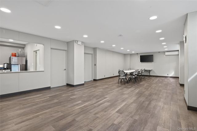 90-50 Union Turnpike 15H, Glendale, NY 11385