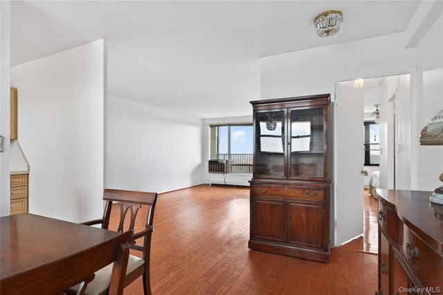 90-50 Union Turnpike 15H, Glendale, NY 11385