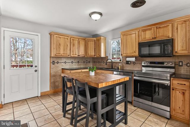 13372 NATIONVILLE LN, Woodbridge, VA 22193