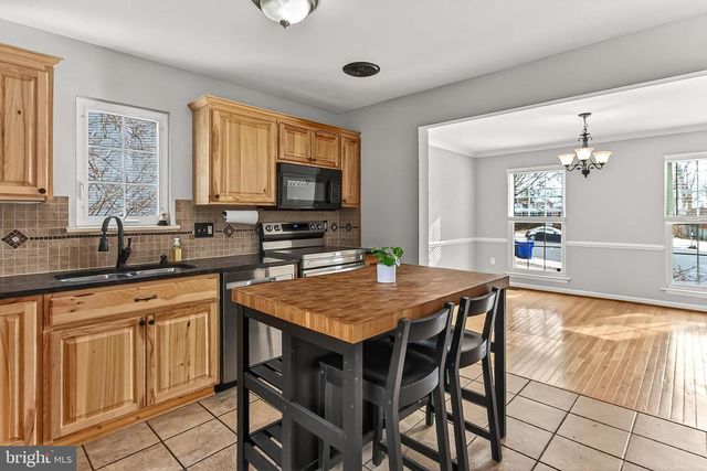 13372 NATIONVILLE LN, Woodbridge, VA 22193