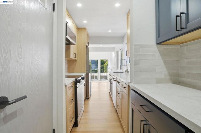 2011 Dolphin Dr, Aptos, CA 95003