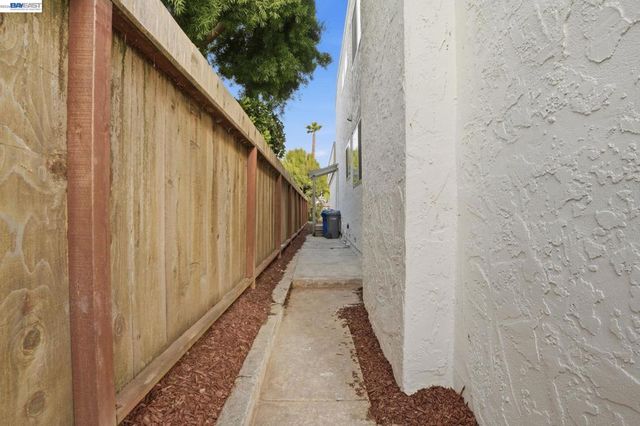 2011 Dolphin Dr, Aptos, CA 95003