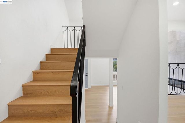 2011 Dolphin Dr, Aptos, CA 95003