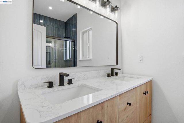 2011 Dolphin Dr, Aptos, CA 95003