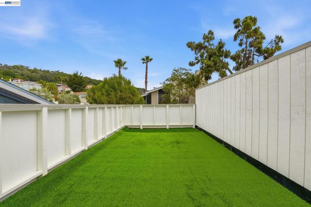 2011 Dolphin Dr, Aptos, CA 95003