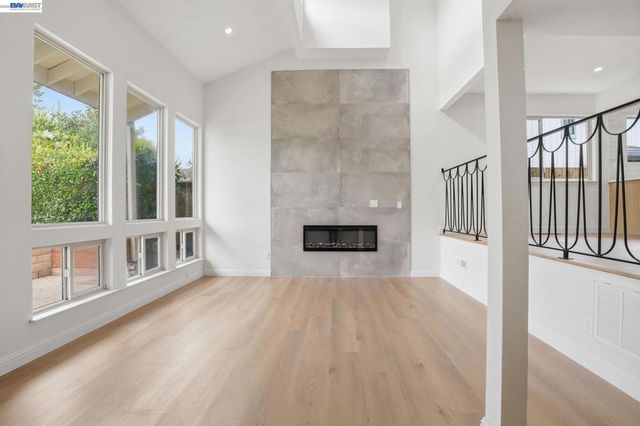 2011 Dolphin Dr, Aptos, CA 95003