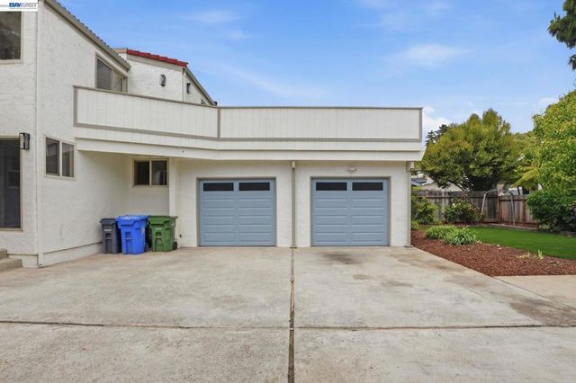 2011 Dolphin Dr, Aptos, CA 95003