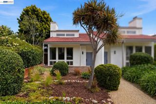 2011 Dolphin Dr, Aptos, CA 95003