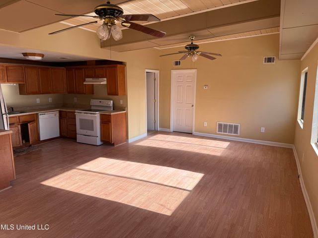 10633 Woolmarket Lake Road, Biloxi, MS 39532