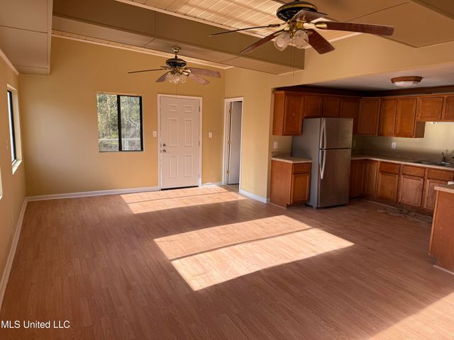 10633 Woolmarket Lake Road, Biloxi, MS 39532