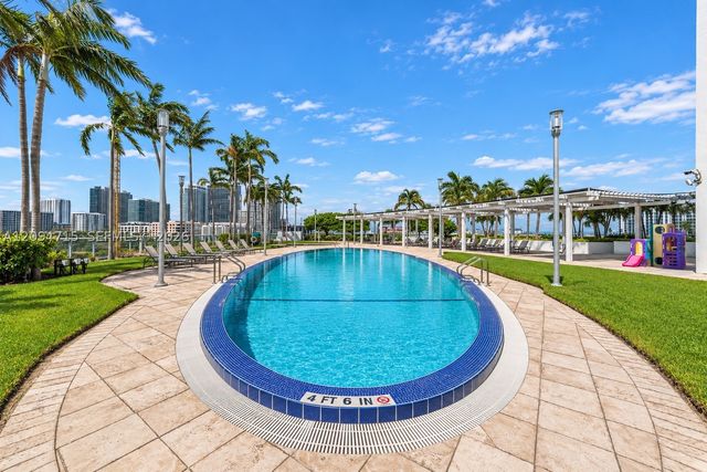601 NE 36th St 1612, Miami, FL 33137