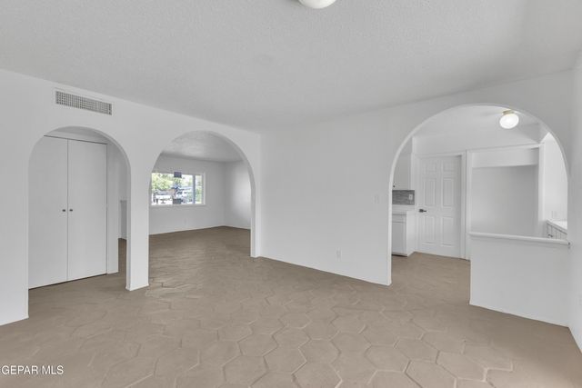 4609 Skylark Way, El Paso, TX 79922