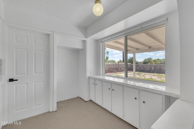 4609 Skylark Way, El Paso, TX 79922