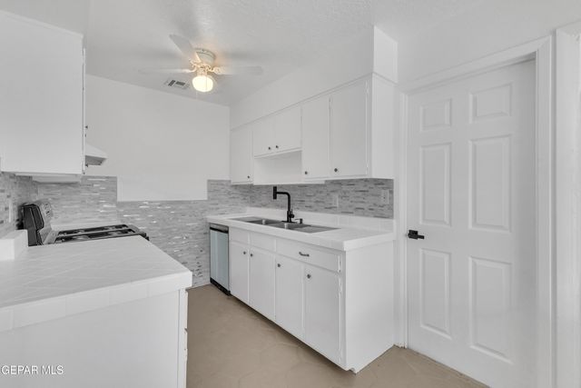 4609 Skylark Way, El Paso, TX 79922