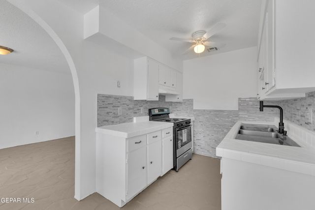 4609 Skylark Way, El Paso, TX 79922