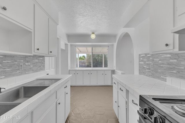 4609 Skylark Way, El Paso, TX 79922