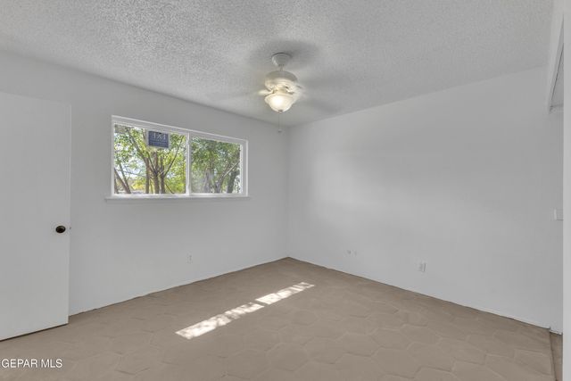 4609 Skylark Way, El Paso, TX 79922