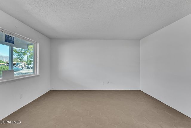 4609 Skylark Way, El Paso, TX 79922