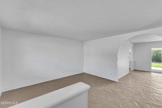 4609 Skylark Way, El Paso, TX 79922