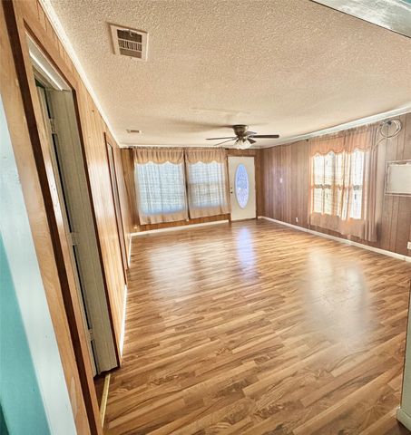 238 S 8th Street, Jacksboro, TX 76458