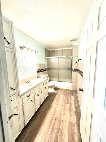 238 S 8th Street, Jacksboro, TX 76458