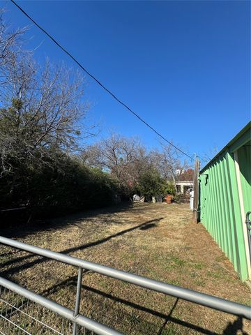 238 S 8th Street, Jacksboro, TX 76458