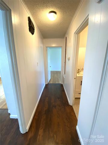 2842 1st Avenue NW, Hickory, NC 28601