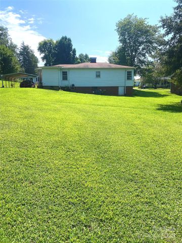 2842 1st Avenue NW, Hickory, NC 28601
