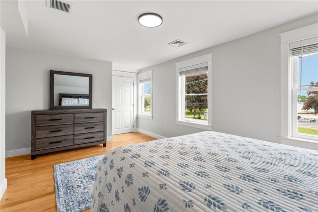 484 Thames Street, Bristol, RI 02809