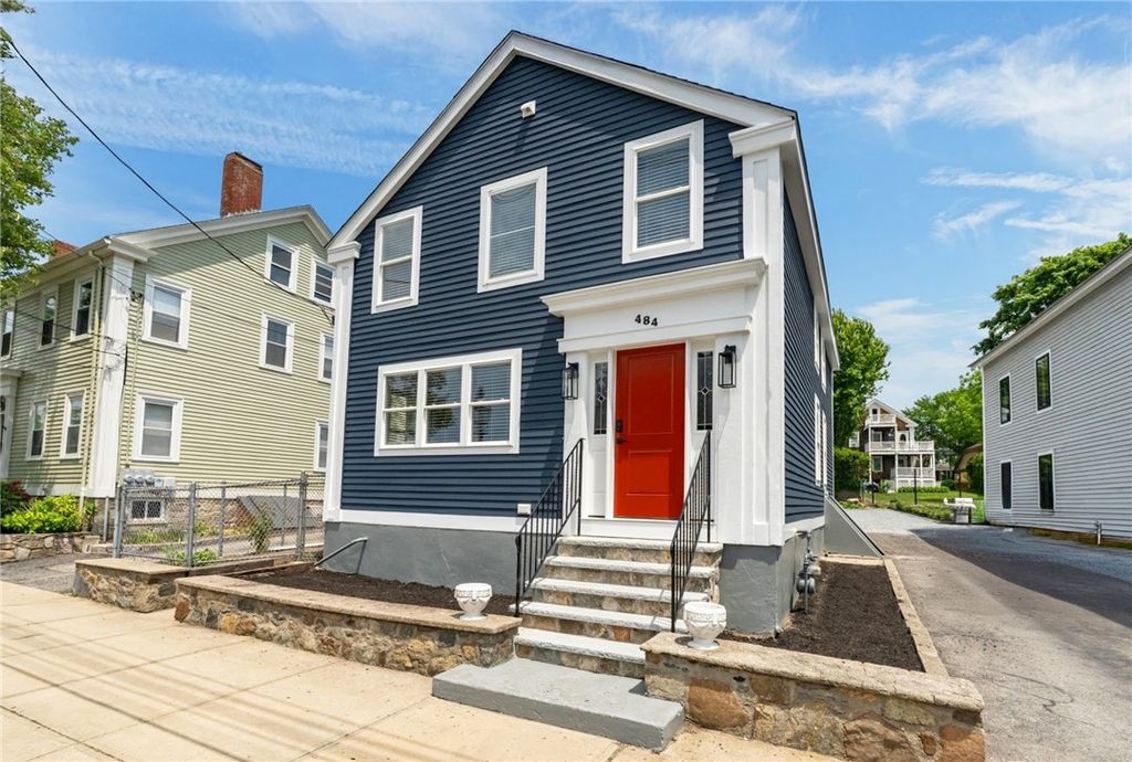 484 Thames Street, Bristol, RI 02809