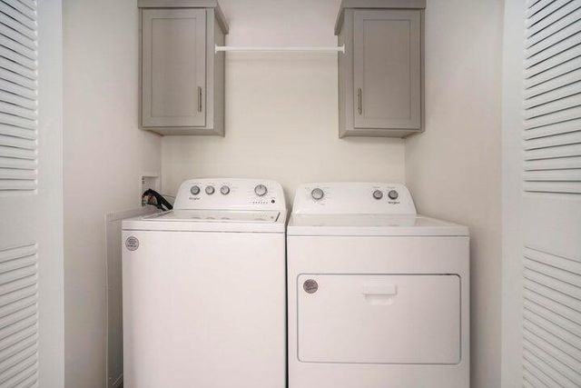 1283 E Ellis Road 13, Norton Shores, MI 49441