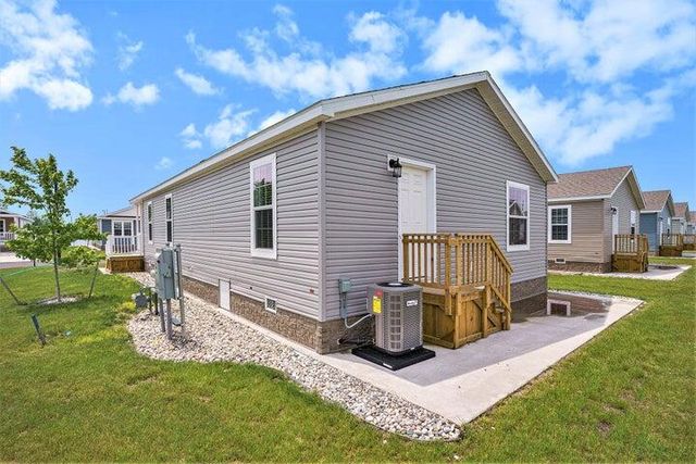 1283 E Ellis Road 13, Norton Shores, MI 49441