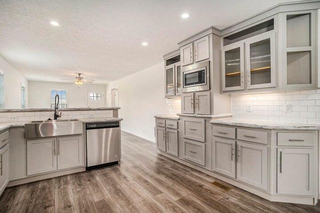 1283 E Ellis Road 13, Norton Shores, MI 49441