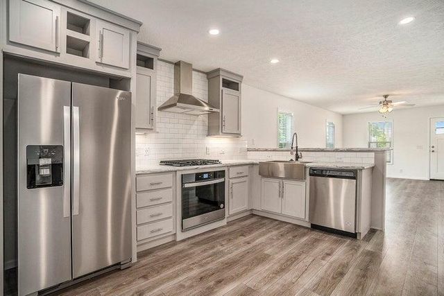 1283 E Ellis Road 13, Norton Shores, MI 49441