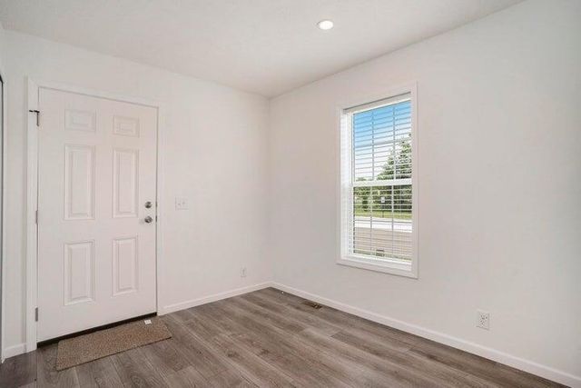 1283 E Ellis Road 13, Norton Shores, MI 49441