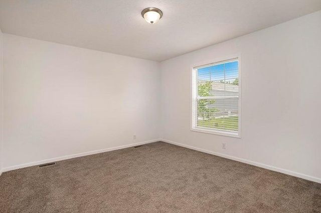 1283 E Ellis Road 13, Norton Shores, MI 49441