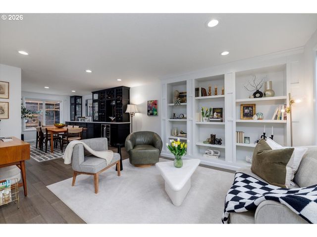 14325 Sw SPANIEL Ct, Beaverton, OR 97008