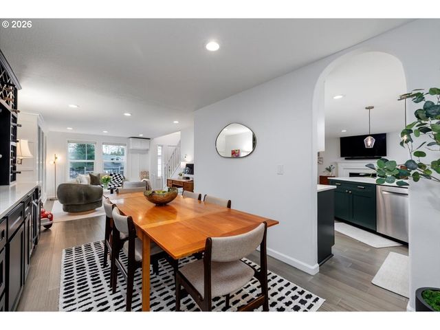 14325 Sw SPANIEL Ct, Beaverton, OR 97008