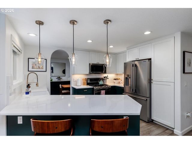 14325 Sw SPANIEL Ct, Beaverton, OR 97008