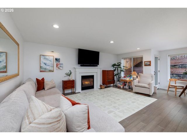 14325 Sw SPANIEL Ct, Beaverton, OR 97008