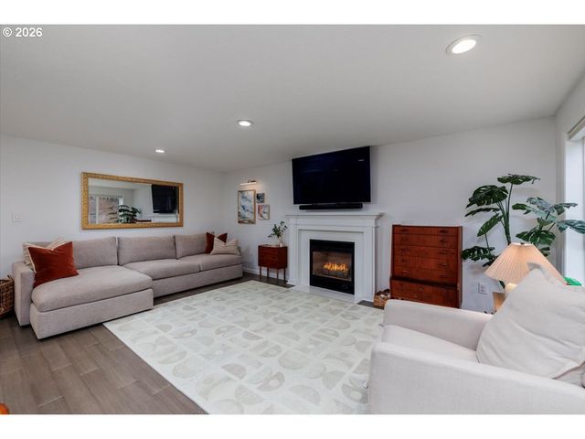 14325 Sw SPANIEL Ct, Beaverton, OR 97008