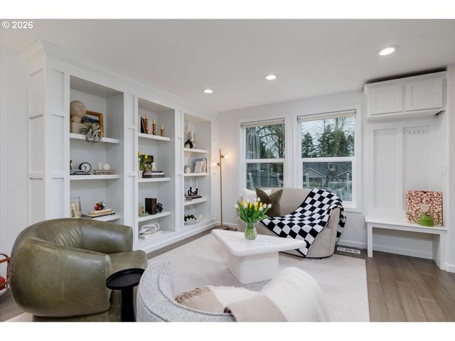 14325 Sw SPANIEL Ct, Beaverton, OR 97008