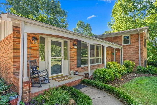 5220 Eastcrest Road, Mcleansville, NC 27377
